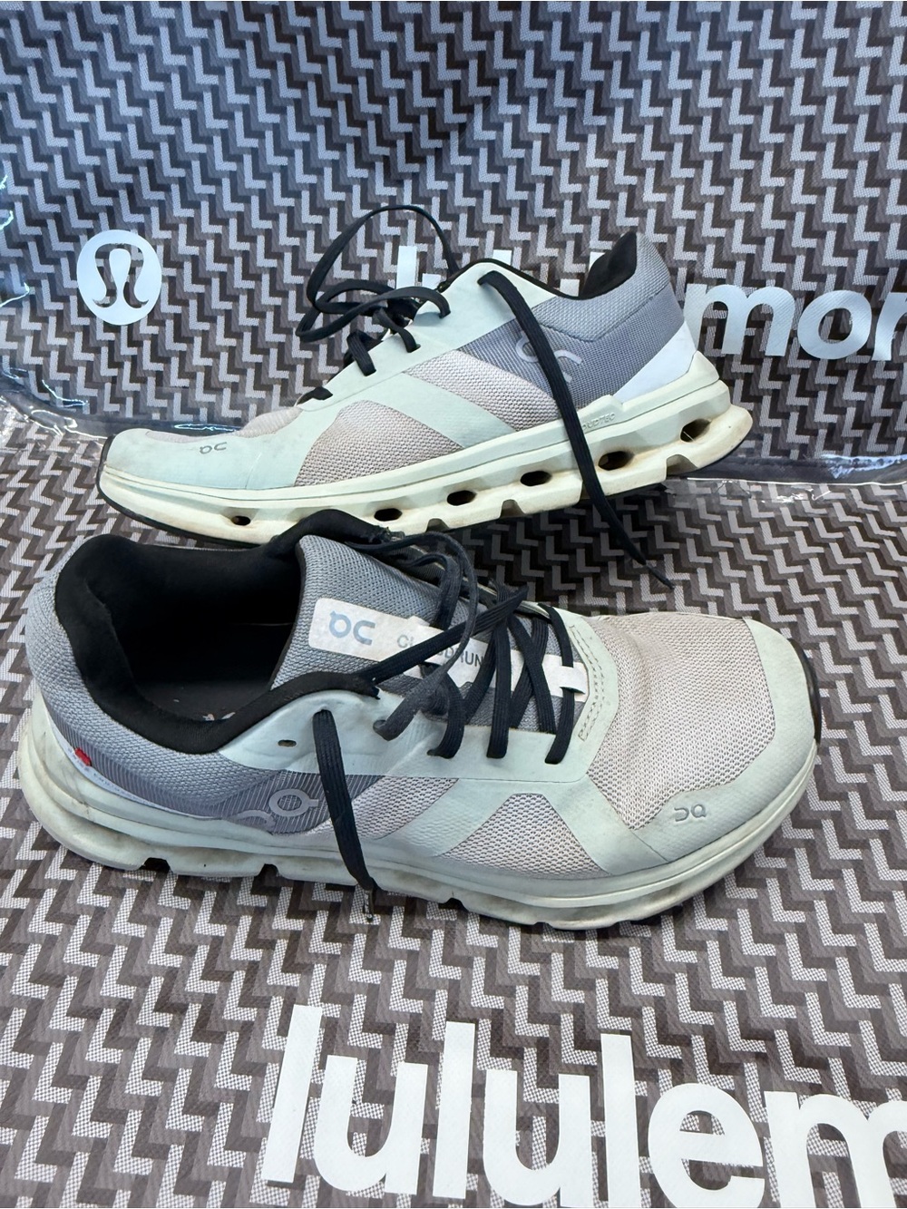 On Running Cloudstratus Men's Running Shoes in Light Gray and Off-White